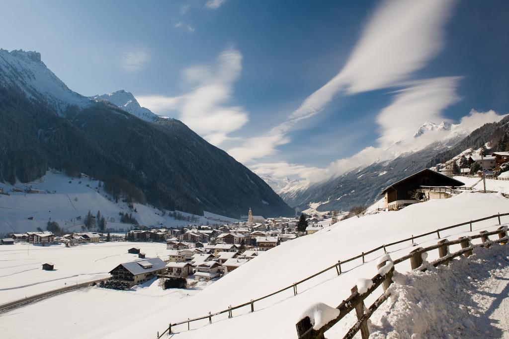 Hotel Almhof Neustift im Stubaital Exterior photo